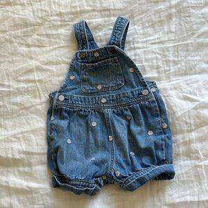 Gap baby denim overall shorts size 12-18m